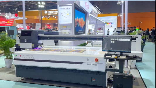 Large format UV flatbed printer